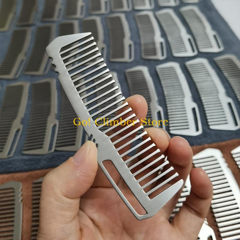 Q84C portatile per pettine in  - Comb Pocket Titanium recensione e prezzo
