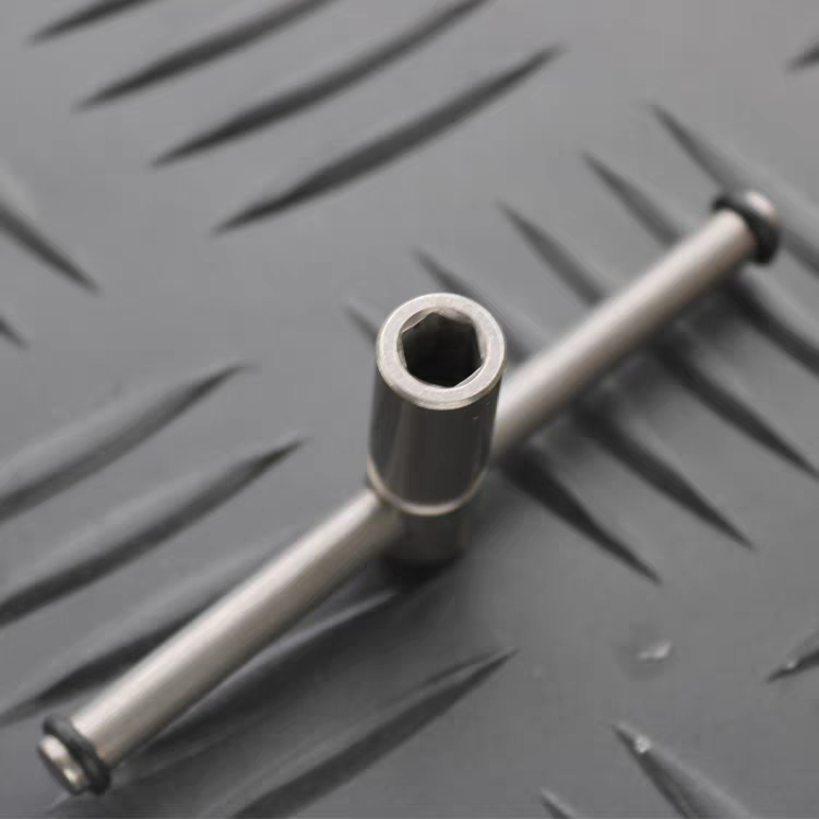 Cacciavite Multifunzionale Com - Edc Car Carry recensione e prezzo